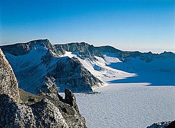 《如龙8》开场动画展示春日一番美好一天